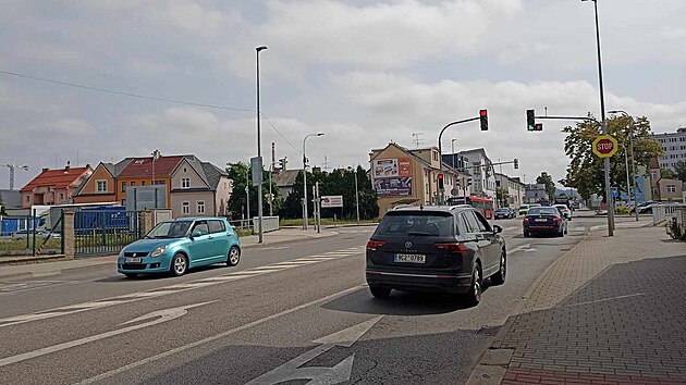 Od kiovatky s Vodn ulic (na snmku) smrem ven z msta je Rudolfovsk asi v nejhorm stavu.