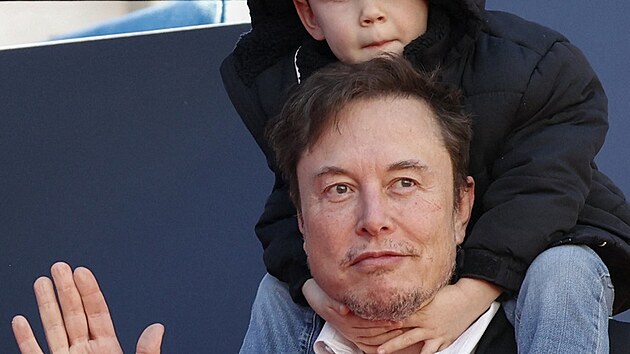 Elon Musk se synem (2023)