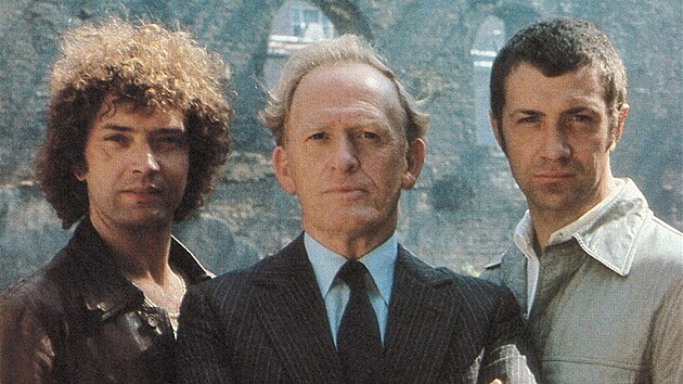 Martin Shaw, Gordon Jackson a Lewis Collins v seri�lu Profesion�lov� (1977)