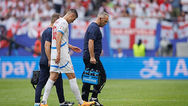 Patrik Schick p�ed�asn� opou�t� h�i�t� v utk�n� s Gruzi�.