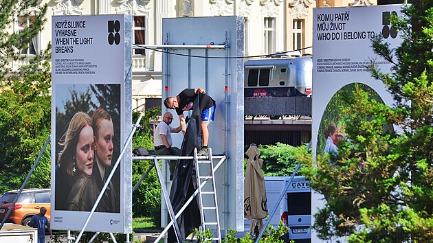 Ppravy na 58. ronk Mezinrodnho filmovho festivalu Karlovy Vary v centrum msta v okol hotelu Thermal vrchol. (26. ervna 2024)