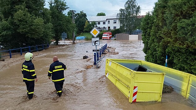 Bleskov povode na Perovsku zaplavila a poniila mimo jin obec ima (27....