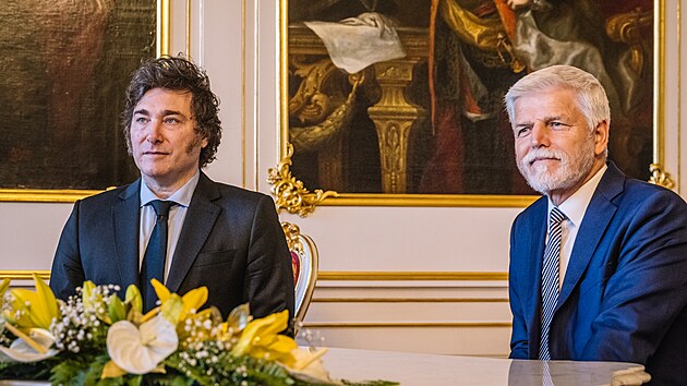�esk� prezident Petr Pavel a jeho argentinsk� prot�j�ek Javier Milei se setkali na Pra�sk�m hrad�. (24. �ervna 2024)