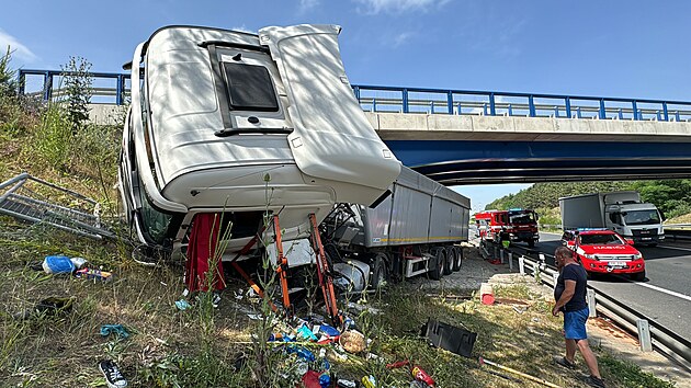 Nehoda kamionu na dlnici D11 (27. ervna 2024)