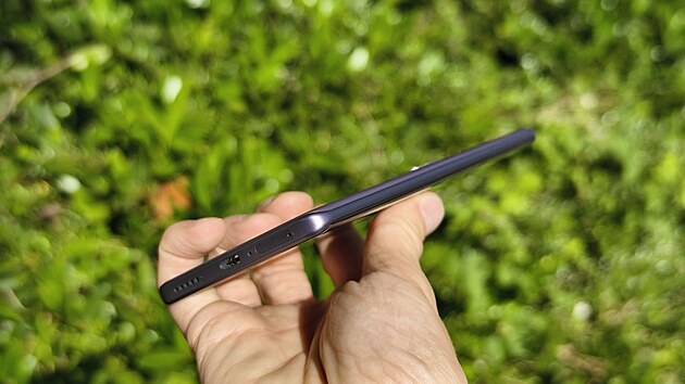 Vivo V40