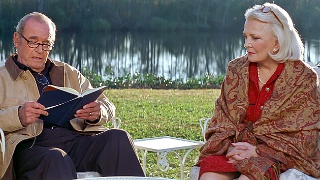 James Garner a Gena Rowlandsov ve filmu Zpisnk jedn lsky (2004)