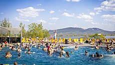 Aqualand Moravia se nachází na dohled od Pálavy, je nejnavtvovanjím...