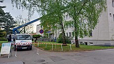 itní elní fasády budovy boskovické nemocnice. (duben 2024)