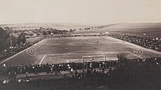Od roku 1936 jsou fotbalisté Lín doma na hiti u koly Holzova. Dív kolem...