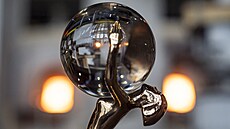 V sklárn Moser se vyrábí Kiálové glóby pro Mezinárodní filmový festival v...