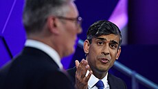 Rishi Sunak a Keir Starmer b�hem poslední p�edvolební debaty (27. �ervna 2024)