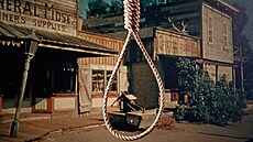 Kravatu,co nosím, mi navlík´ soudce Lynch. Byla vak praxe, kdy bere...