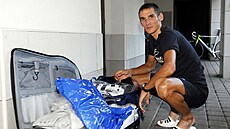 CO V�E SI BERU S SEBOU? Roman Kreuziger si v roce 2008 p�ipravuje kufr na závod.