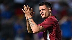 Kapitán �výcarska Granit Xhaka p�ed zápasem s Itálií.