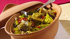 Orient�ln� p�liv� hrnec