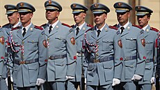 Prezident Petr Pavel p�ivítal na Hrad� slovenského prezidenta Petera...