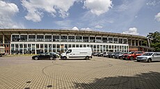 Ze stadionu, který byl svého �asu chloubou Brna, zbyly jen ruiny prorostlé...