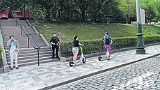 Máme jiné a d�le�it�j�í úkoly a poslání ne� napomínat kolob�ká�e. Policie se...