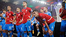Zklamaní etí fotbalisté po poráce s Tureckem, který je na Euru 2024 poslalo...