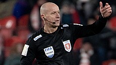 Polský sudí Szymon Marciniak během derby Slavia - Sparta.