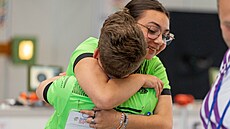 SOUROZENECKÁ PODPORA. Jen co Aneta Mare�ková vyhrála na Olympiád� d�tí mláde�e...