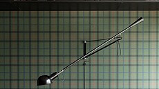 Inspirací byla pro architekty pánská formální móda a estetika londýnského...