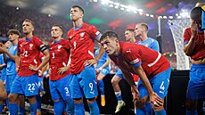 etí fotbalisté po poráce s Tureckem, po ní pro n letoní Euro skonilo.