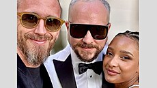 Fotku s novoman�eli sdílel na Instagramu také fotograf Tomá� T�e�tík. (2024)