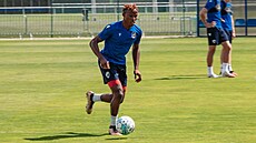 James Bello na tréninku Viktorie Plze