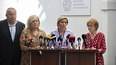Tisková konference hnutí ANO. Zleva poslanci Ji�í Ma�ek, Alena Schillerová,...