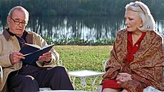 James Garner a Gena Rowlandsová ve filmu Zápisník jedné lásky (2004)