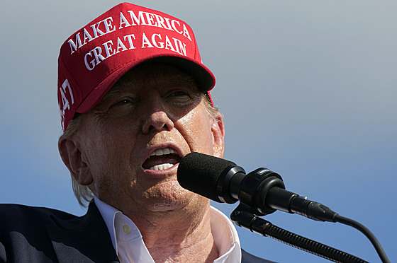Bývalý americký prezident a opětovný republikánský kandidát Donald Trump na...