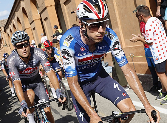 Jan Hirt ve druhé etap� Tour de France v ulicích Boloni.