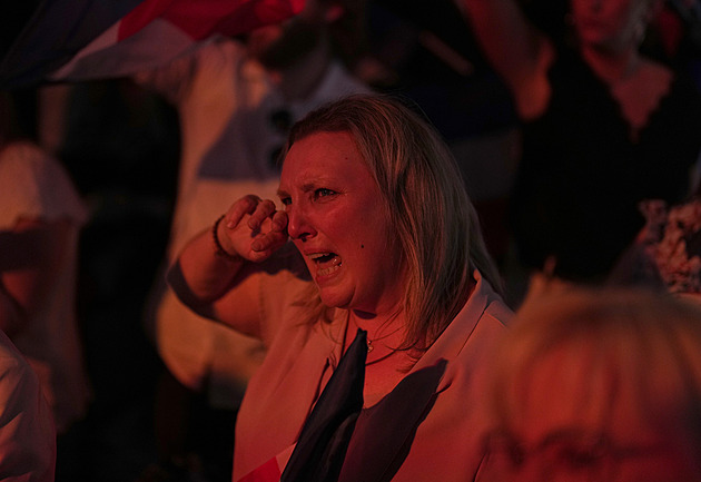 Va Banque ve Francii. Macron pravděpodobně skončí s tím, čemu se pokoušel vyhnout