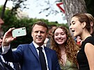 Prezident Macron, který pedasné volby teprve ped temi týdny pekvapiv...