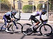 Tadej Pogaar a Jonas Vingegaard ujídí konkurentm ve druhé etap Tour de...