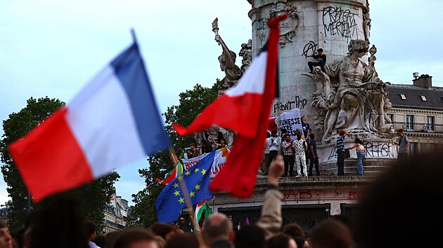 Nrodn sdruen (RN) Marine Le Penov zskalo v prvnm kole parlamentnch voleb ve Francii se svmi spojenci piblin 33 procent hlas. (30. ervna 2024)