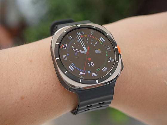 Samsung Galaxy Watch 7 a Watch Ultra
