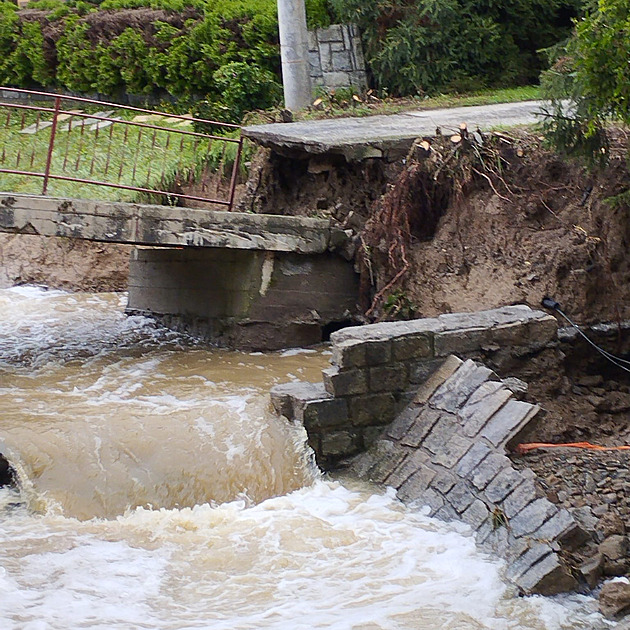kody po loské bleskové povodni v im na Perovsku.
