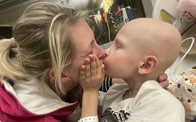 Sedmiletý Vilík má rakovinu. Sbírka umožní rodině strávit zbylý čas pospolu