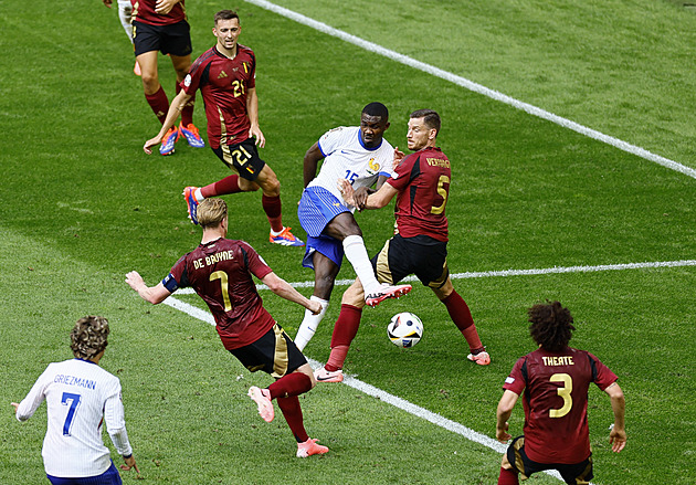 ONLINE: Francie – Belgie 0:0, Casteels po pauze likviduje Tchouaméniho střelu