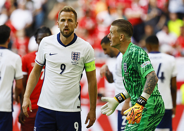 Je líný jako Ronaldo! Kane čelí v Anglii kritice, prý víc škodí, než pomáhá