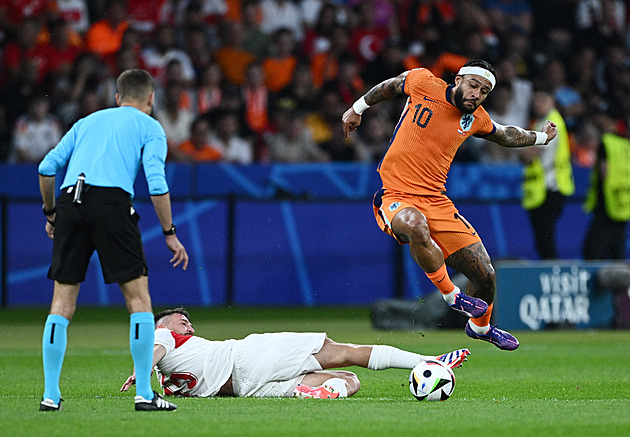 ONLINE: Nizozemsko - Turecko 0:1, Güler centroval, Akaydin se trefil hlavou