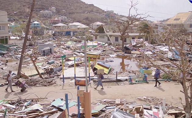 Totální destrukce. Hurikán Beryl smetl ostrov, pak udeřil na Jamajce