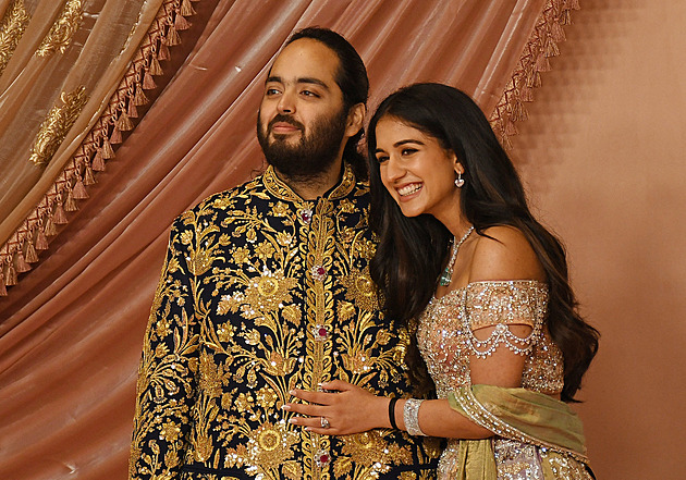 Indické luxusní svatby jsou byznysem za miliardy. Teď se čeká na tu největší