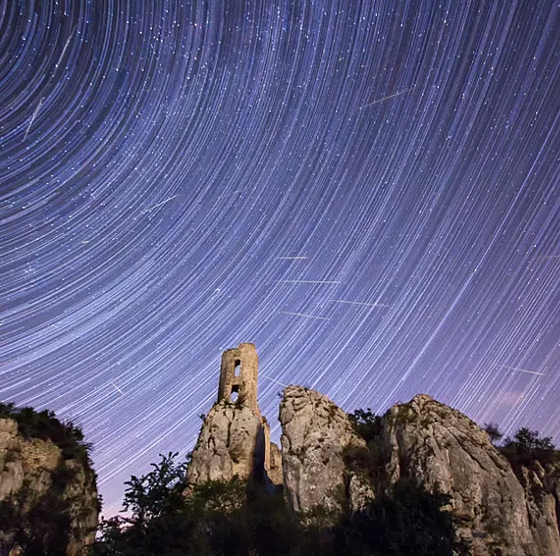 Na přelomu týdne pozorujte oblohu, vrací se nejslavnější meteorický roj