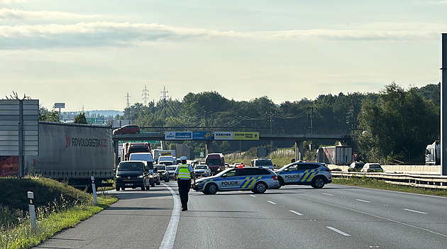 Chodec nepřežil přebíhání D1. Policie se domnívá, že předtím kradl na parkovišti