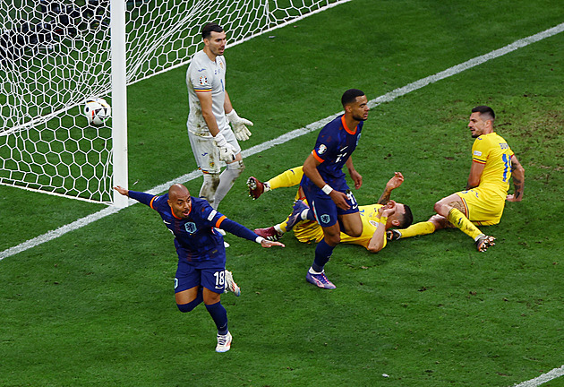 Rumunsko - Nizozemsko 0:3, Gakpo střílel i asistoval. Výhru zpečetil Malen