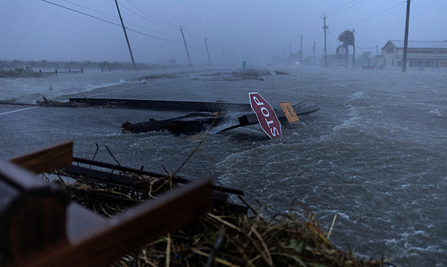 Bouře Beryl si v USA vyžádala osm obětí, bez proudu jsou miliony domácností