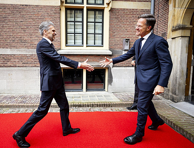 Nizozemsko má po čtrnácti letech nového premiéra. Rutteho nahradil Schoof